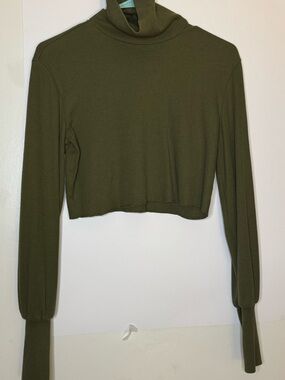 Olive Green Cropped Turtleneck Cropped Long Sleeve Top